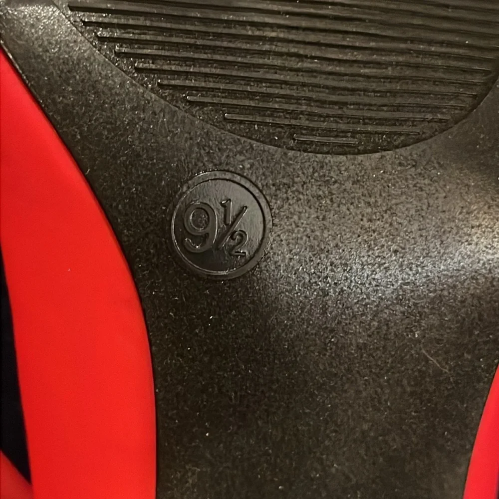 Women's Pointy Toe Stiletto Heels Sock Booties. Red. Size 9.5. - Picture 10 of 10